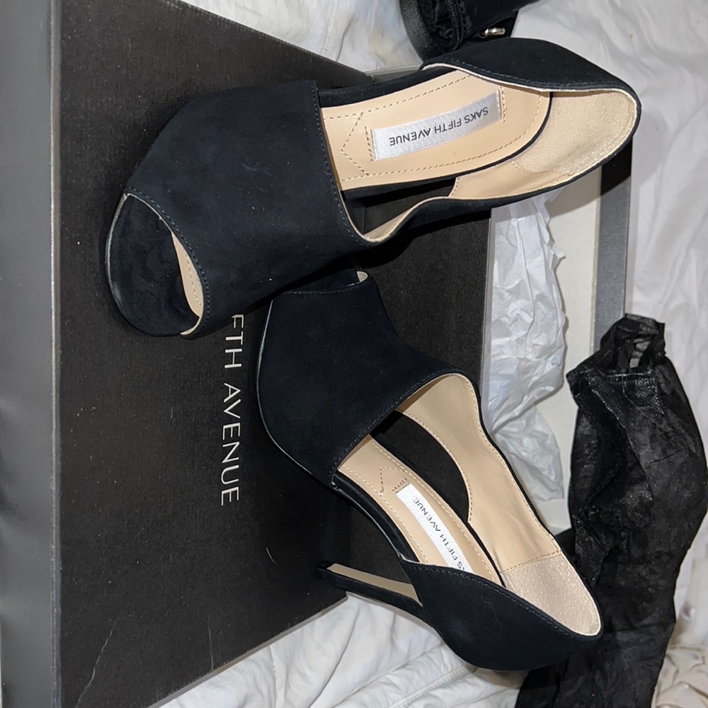 Saks Fifth Avenue Rodney 5M Cutout Heels Black Kid Suede New in Box